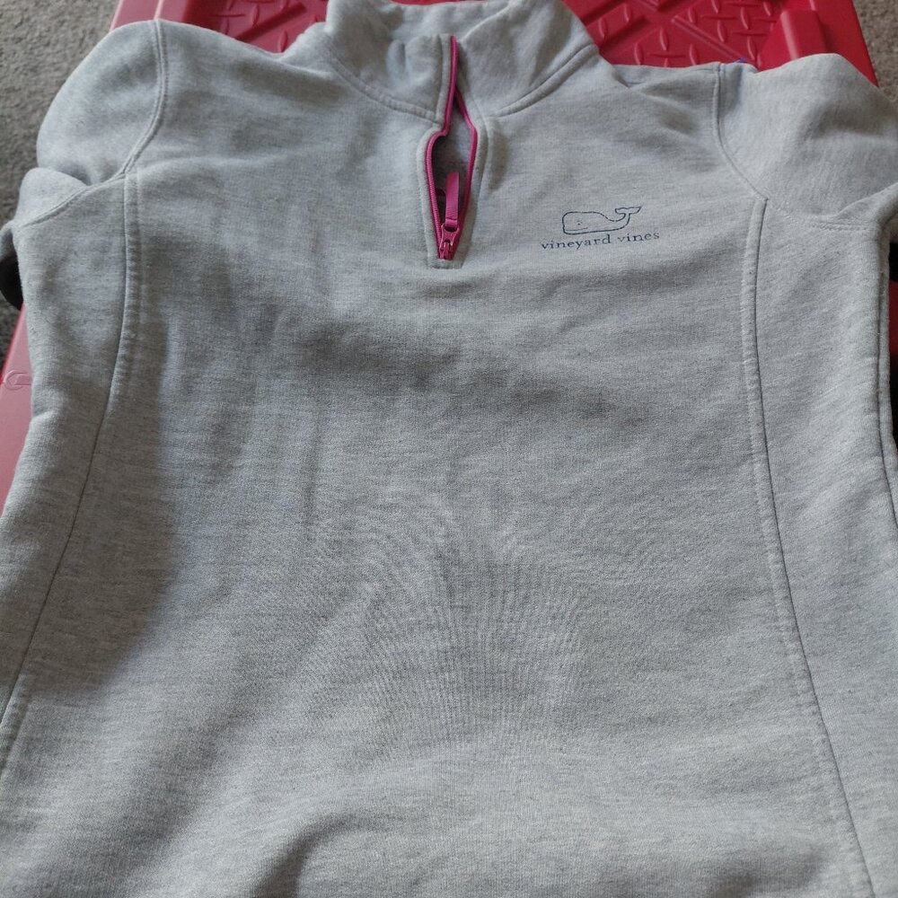 Vineyard Vines sweatshirt